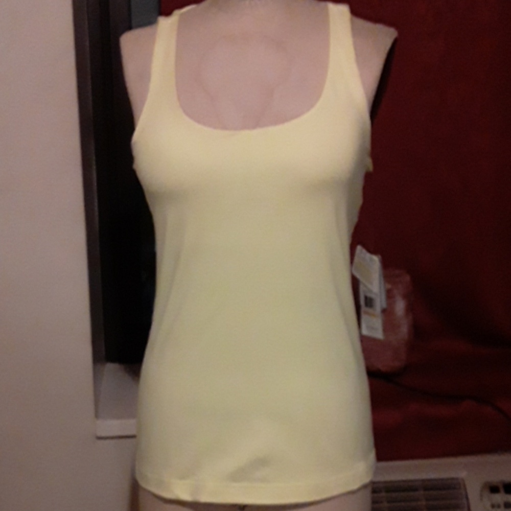 SUMMER SEASON SALE Under Armour w/o tank